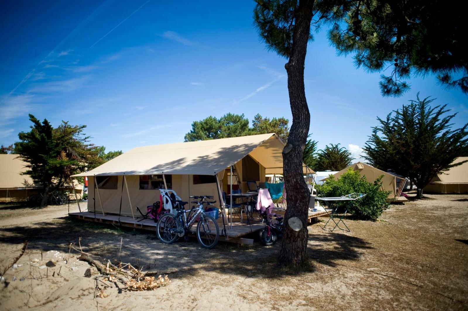 Huttopia Noirmoutier Hotel Buitenkant foto