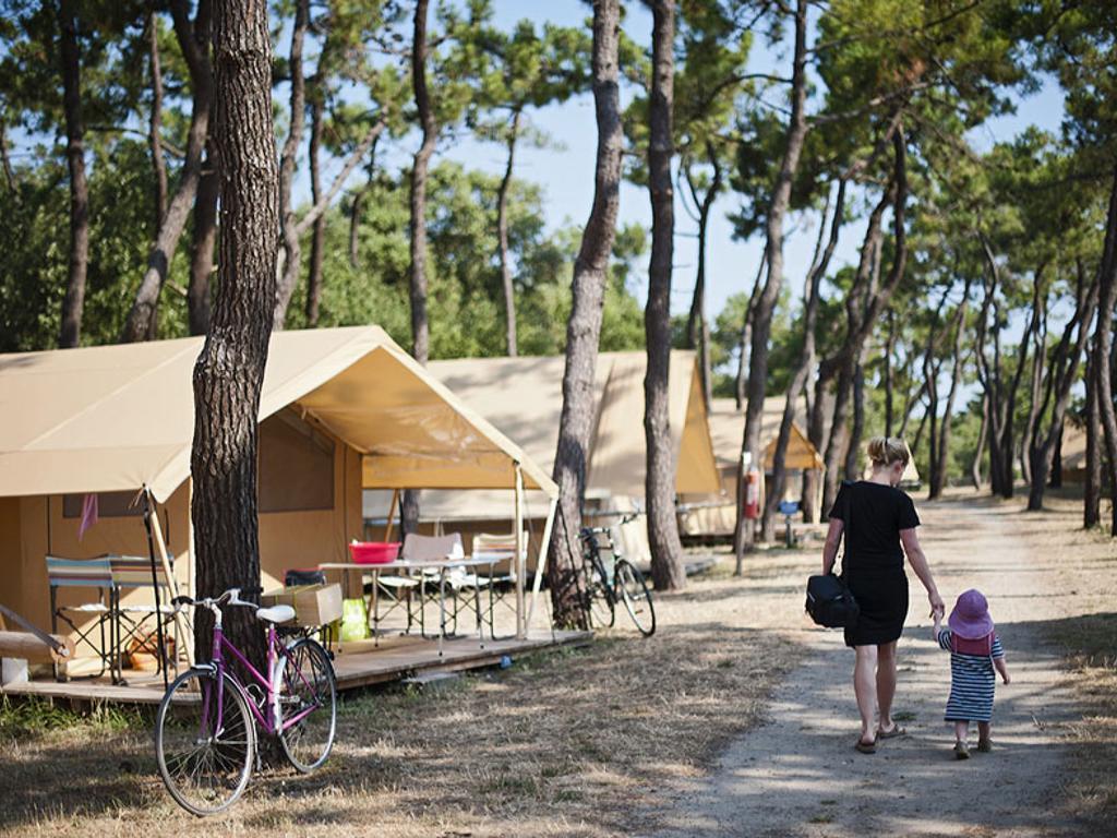 Huttopia Noirmoutier Hotel Buitenkant foto